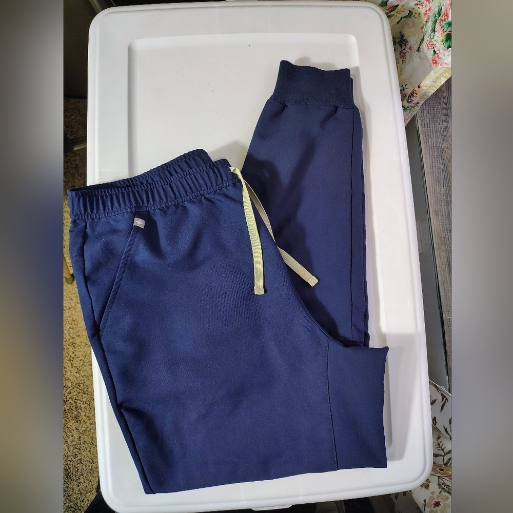 Figs medical professional scrub jogger pants Tansen men's navy blue size XL. - Picture 16 of 16